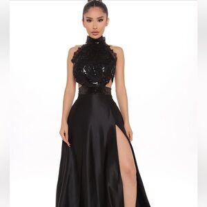 Fashion nova satin maxi gown. NWT. Size L.
